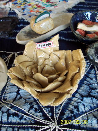 佐藤千加子の陶芸作品「薔薇」